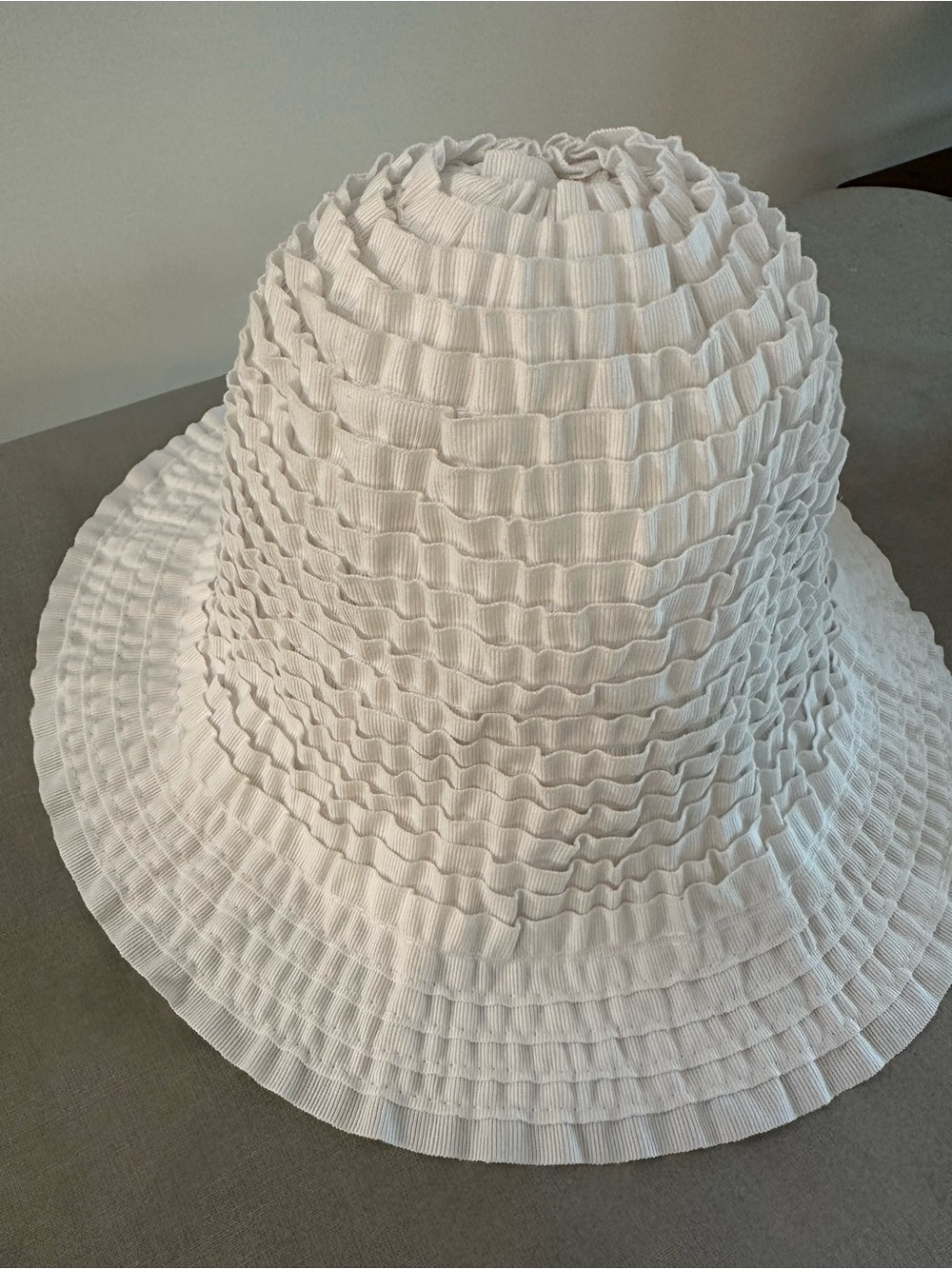 Rocco Ragni White Ruffled Bucket Hat